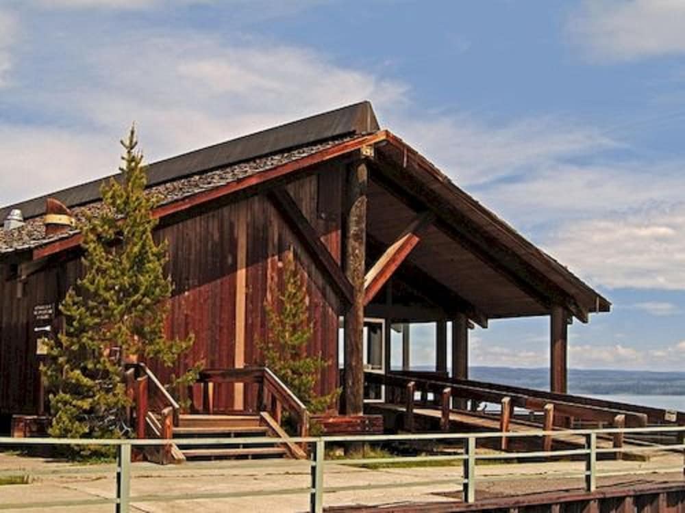 Grant Village in YELLOWSTONE - WY