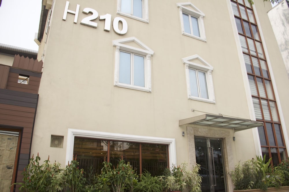 H210 1/33