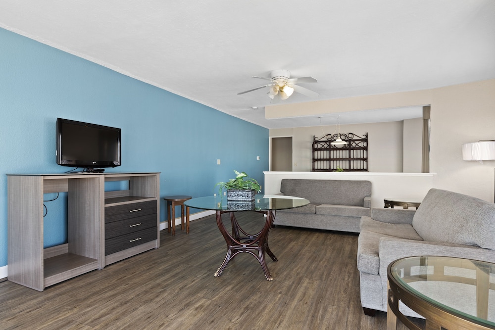 Ocean Crest Inn and Suites 33/51