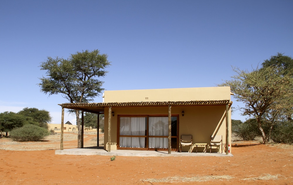 Intu Africa-Zebra Kalahari Lodge 49/52