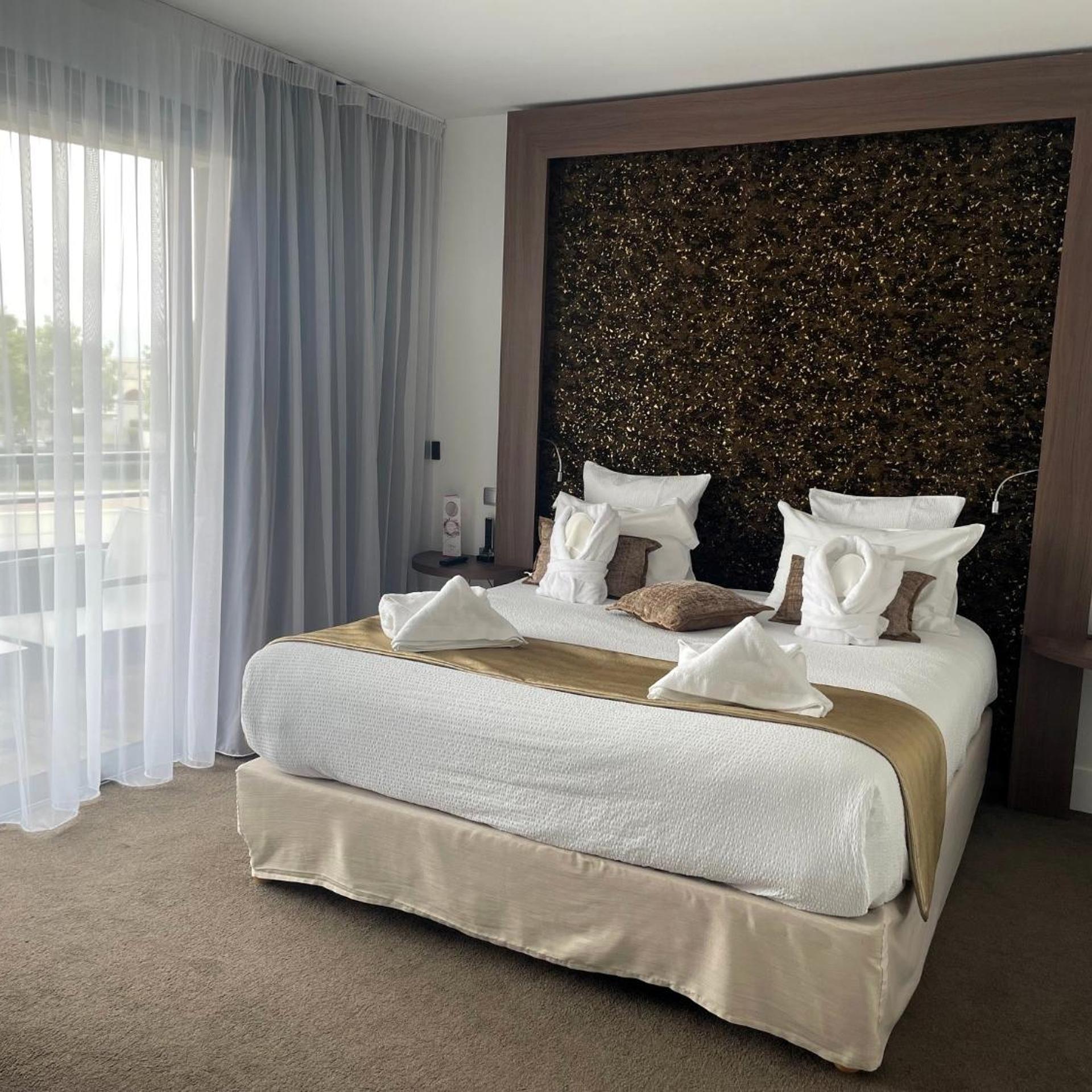 Room, Double Bed, Accessible