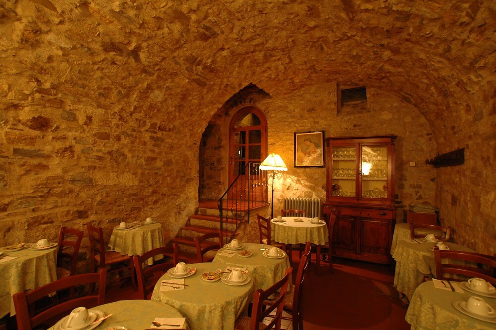 Albergo Il Colombaio 6/24
