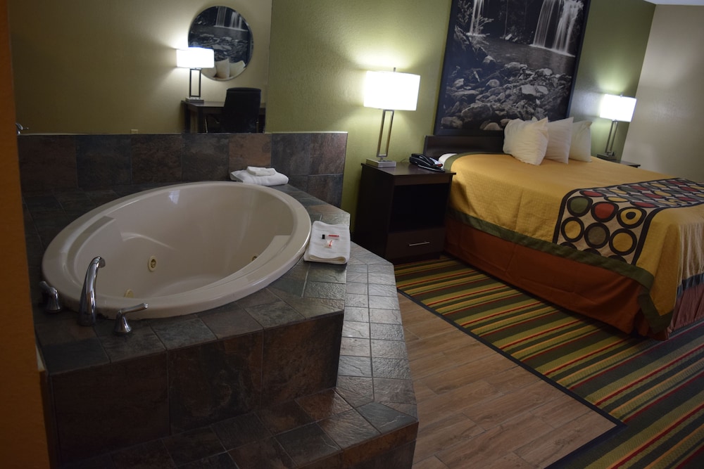 Super 8 by Wyndham Paragould 46/50