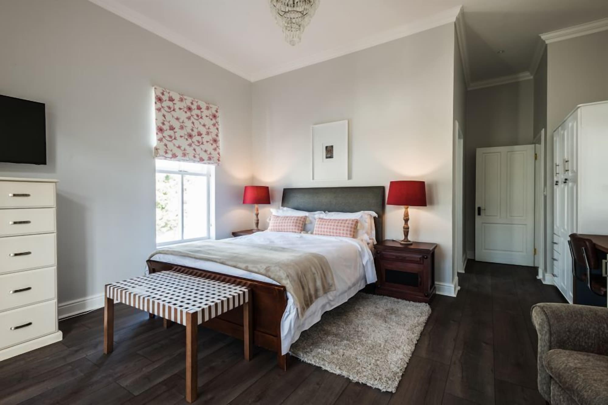 Vineyard, Junior Suite, Queen Bed