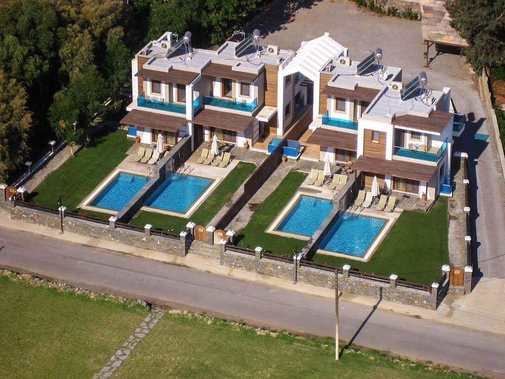 Horizon Line Villas 30/36