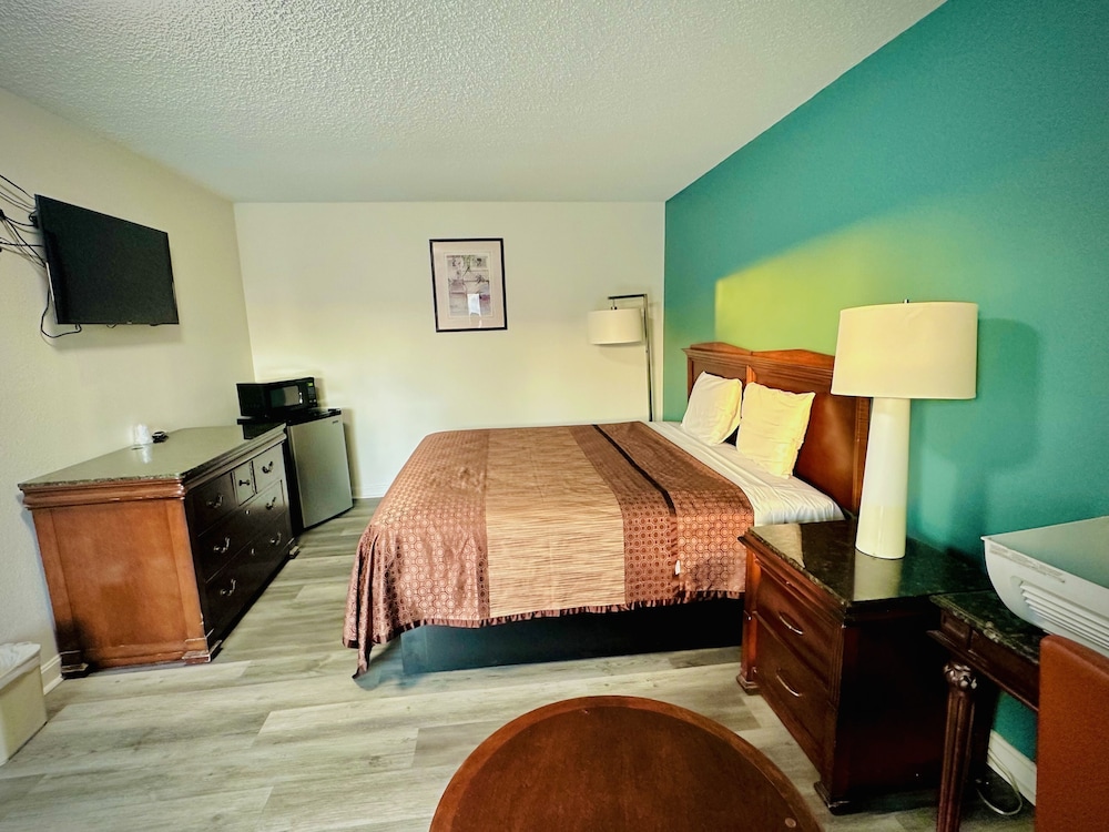 Kings Inn Motel 5/18