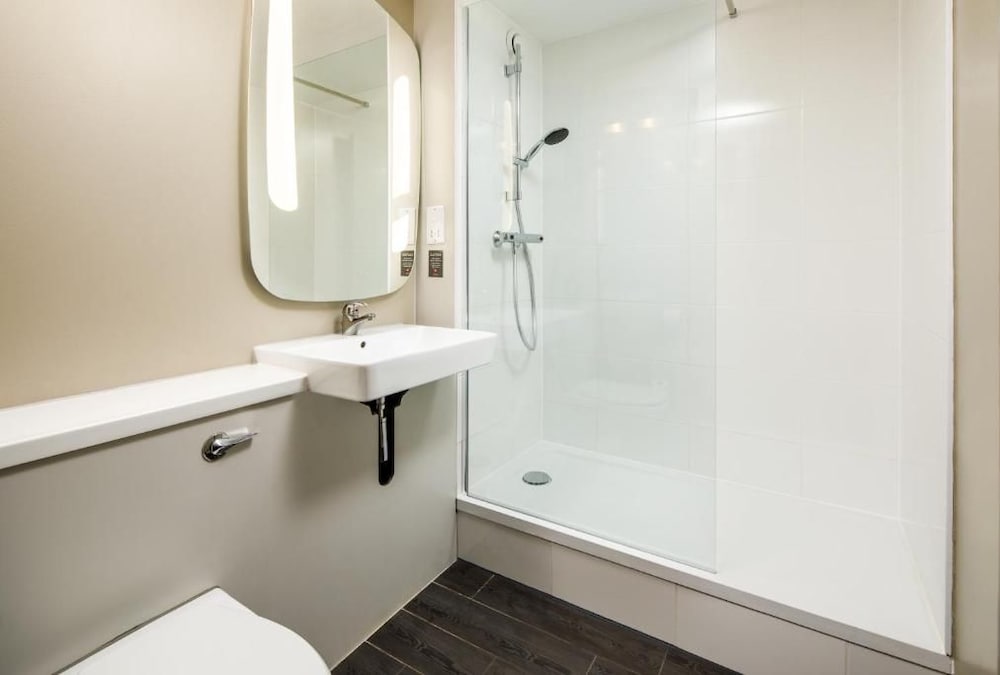ibis Coventry South 54/56