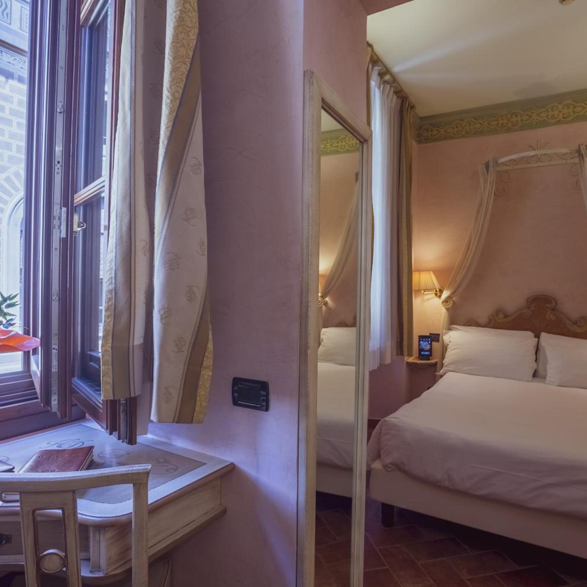 Room, Double Bed, Small
