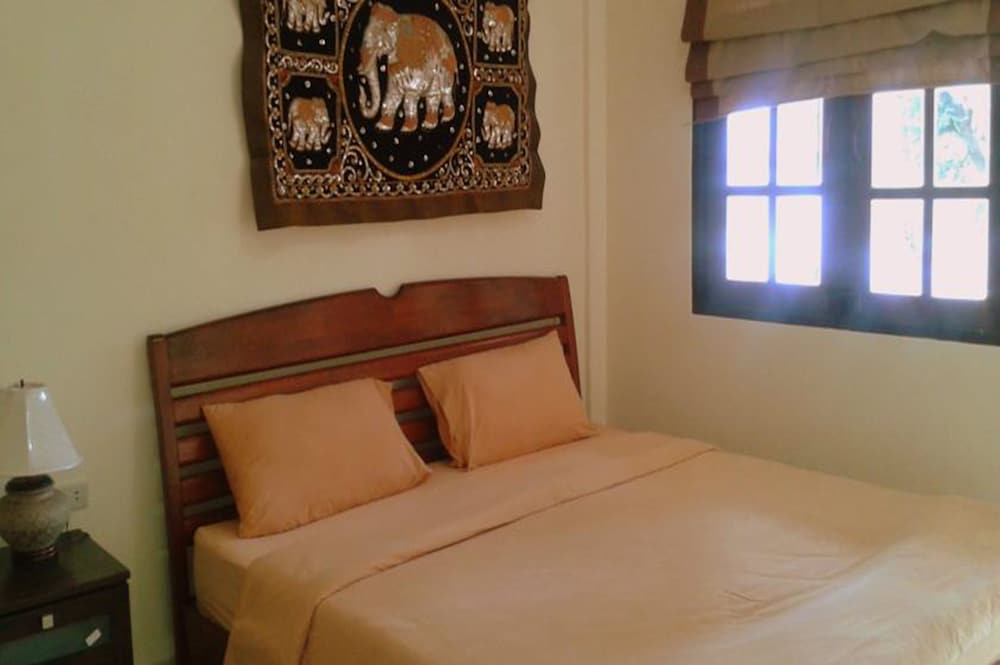 Cliff Cottage Resort 56/75