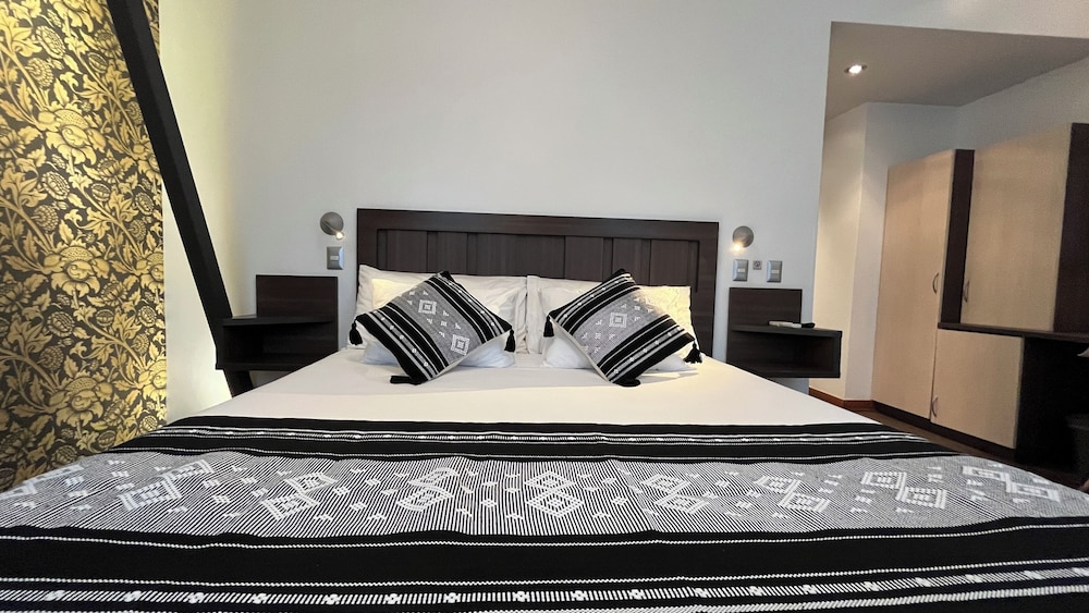 Su Merced Hotel Boutique 6/89