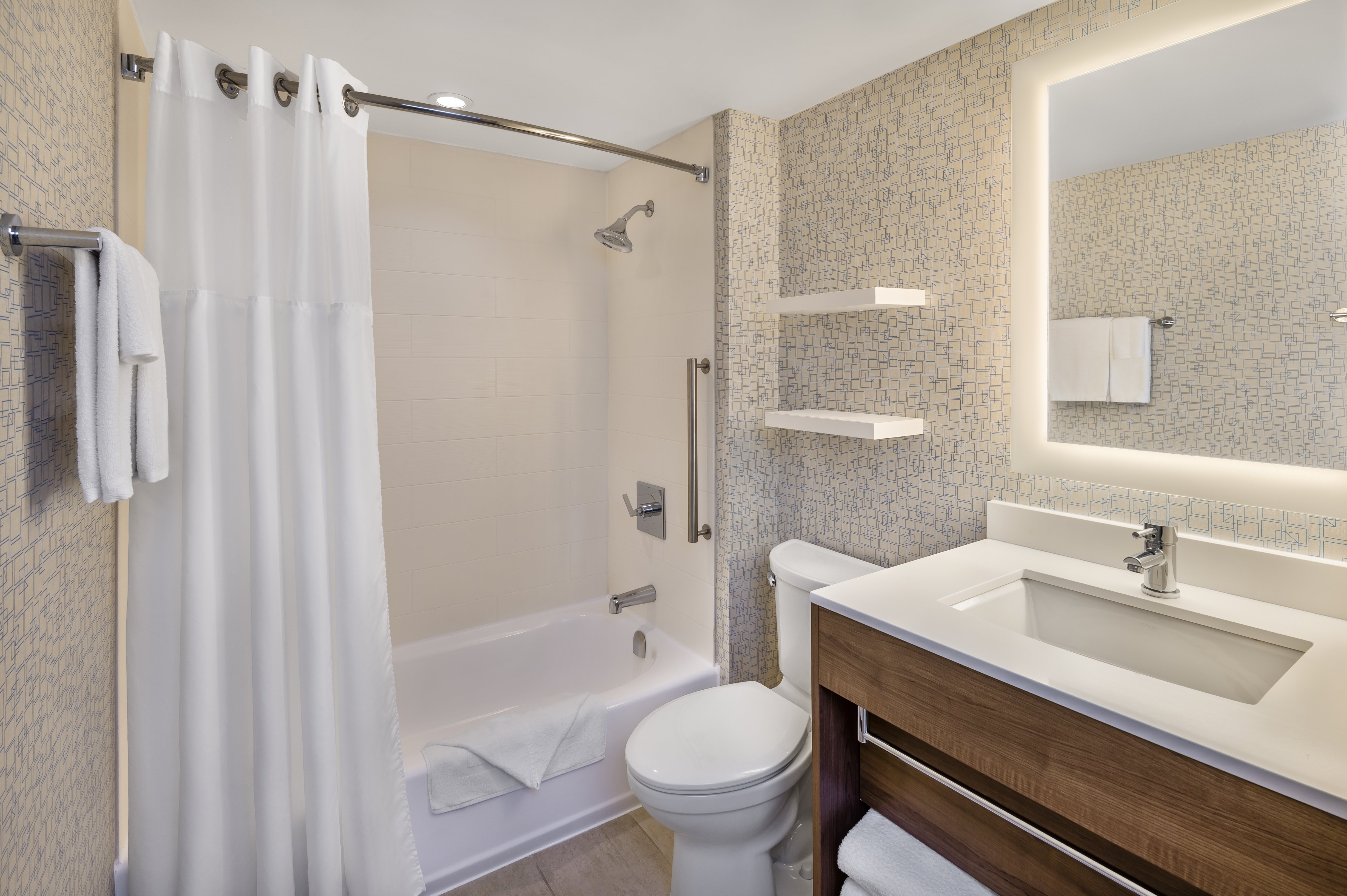 Holiday Inn Express Toronto Downtown 76/76