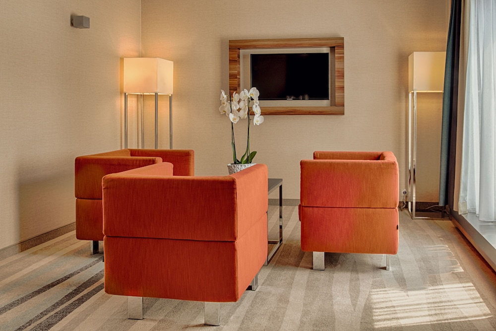 Warsaw Plaza Hotel 31/33