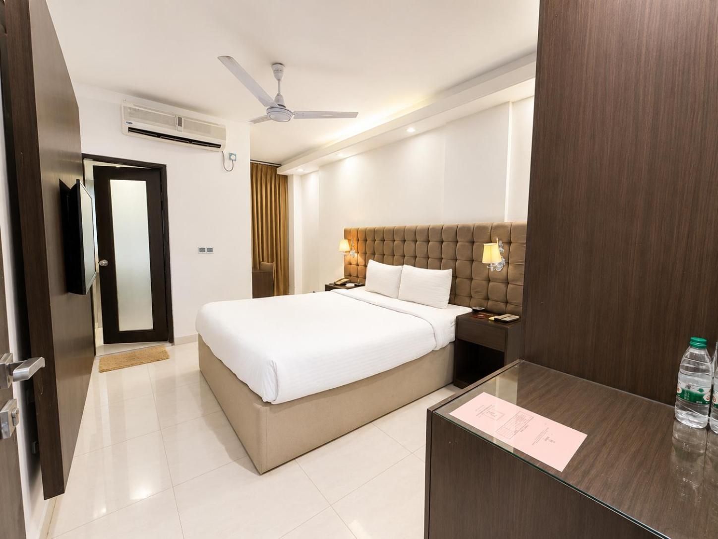 Super, Deluxe, Double Bed