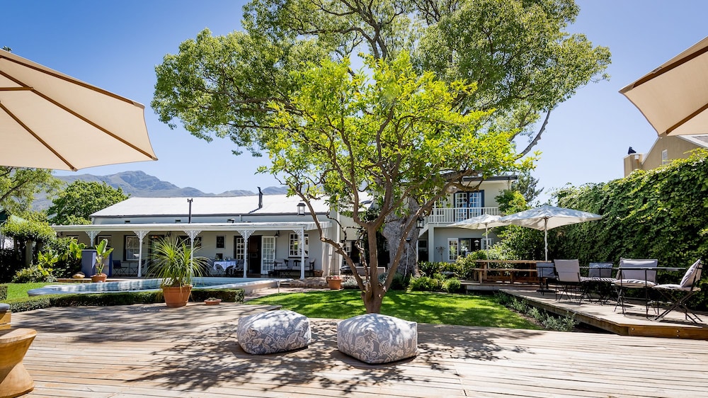 Macaron Boutique Guest House 40/50