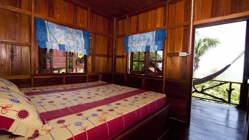 J.B Hut Bungalow 30/59