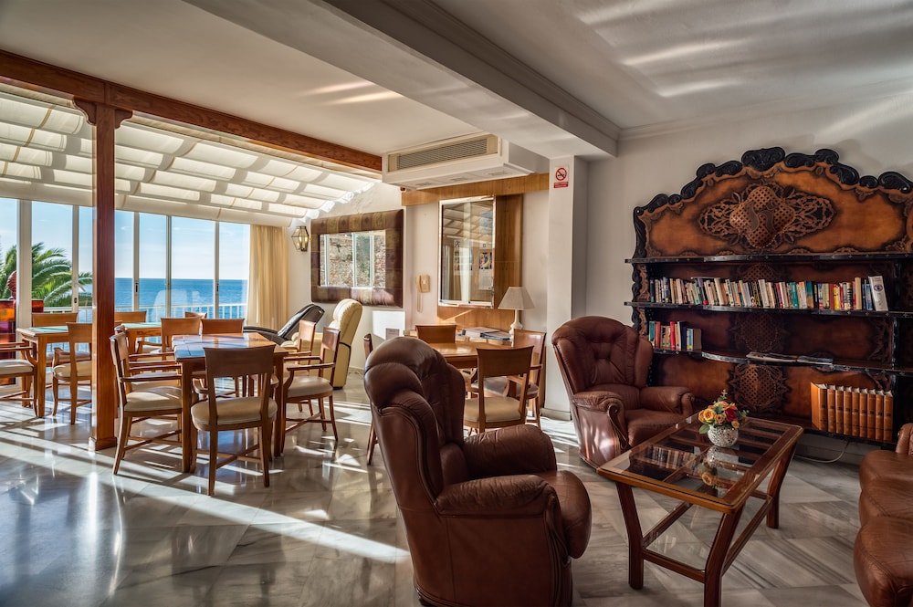 BALCON DE EUROPA HOTEL 38/67