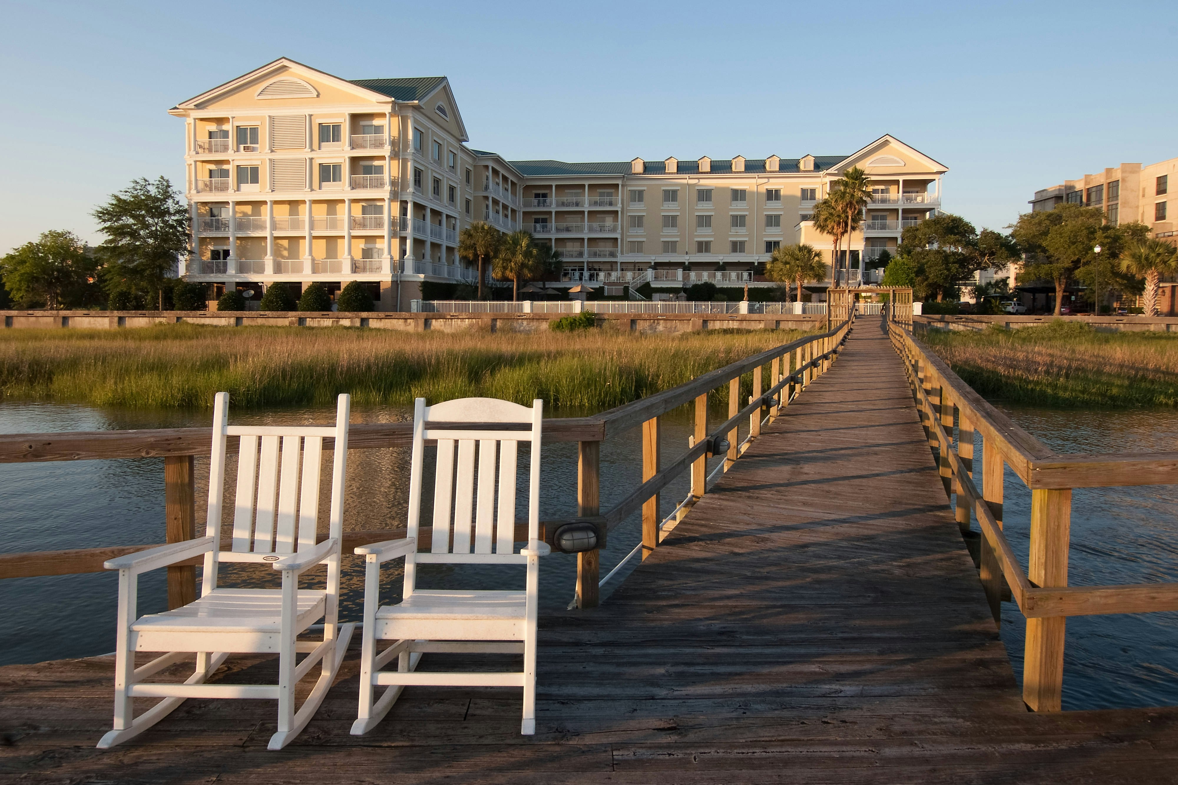 Courtyard Charleston Waterfront 49/49