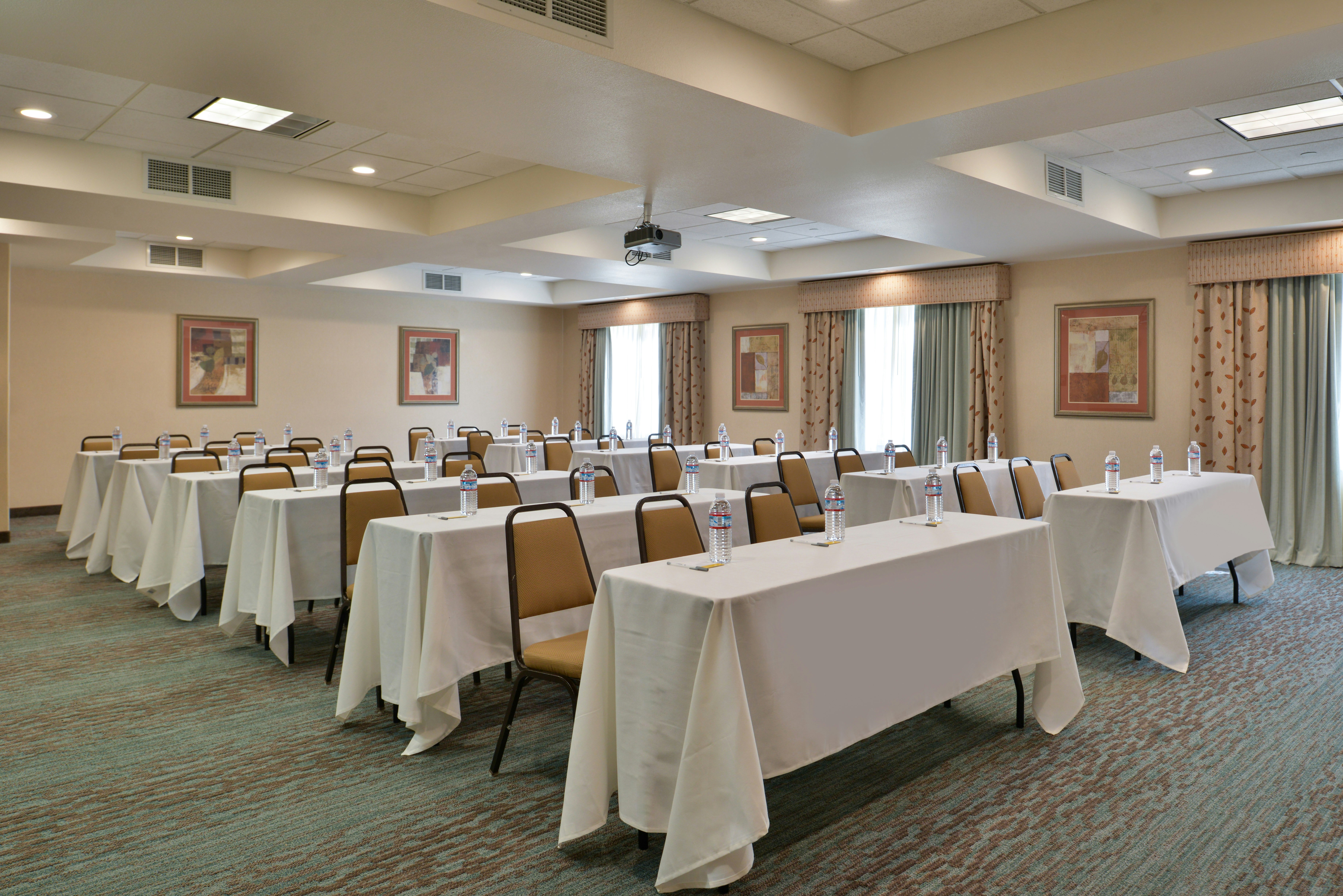 Hampton Inn and Suites Woodland - Sacramento Area 48/53