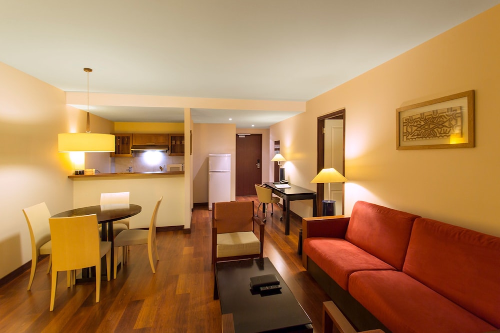Ramada Hotel & Suites by Wyndham Noumea 24/37