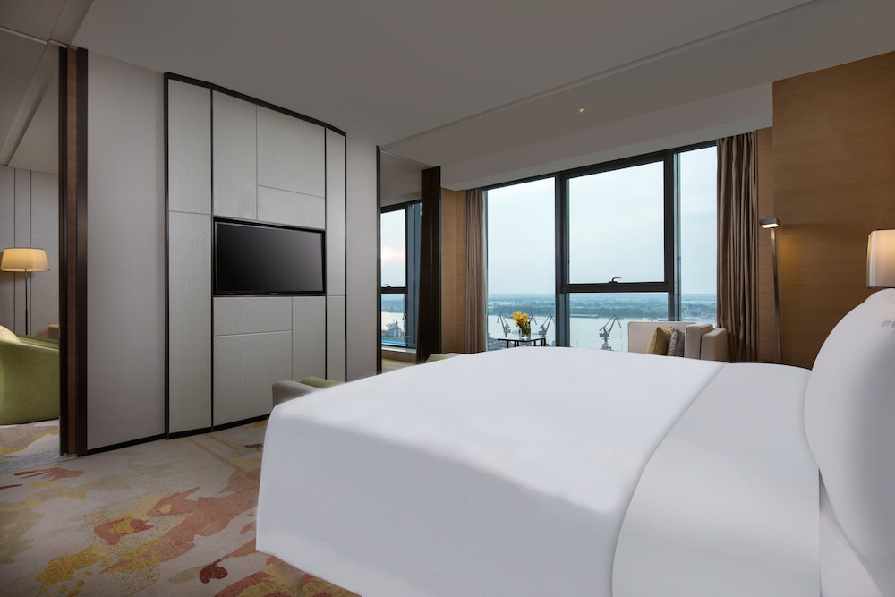 HOLIDAY INN NANJING HARBOUR 17/76