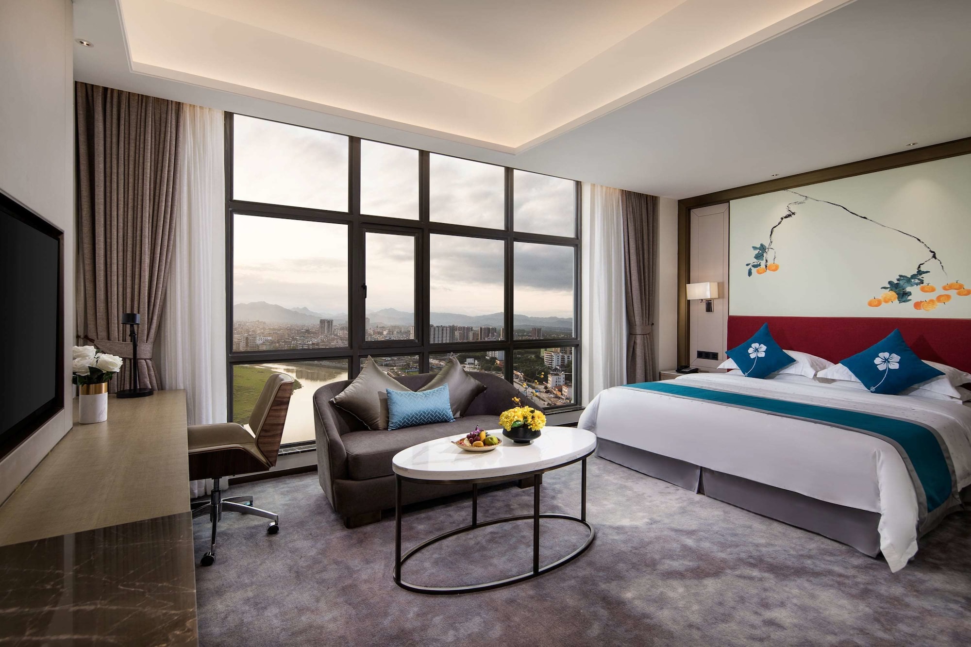DELUXE, KING BED, SMOKING