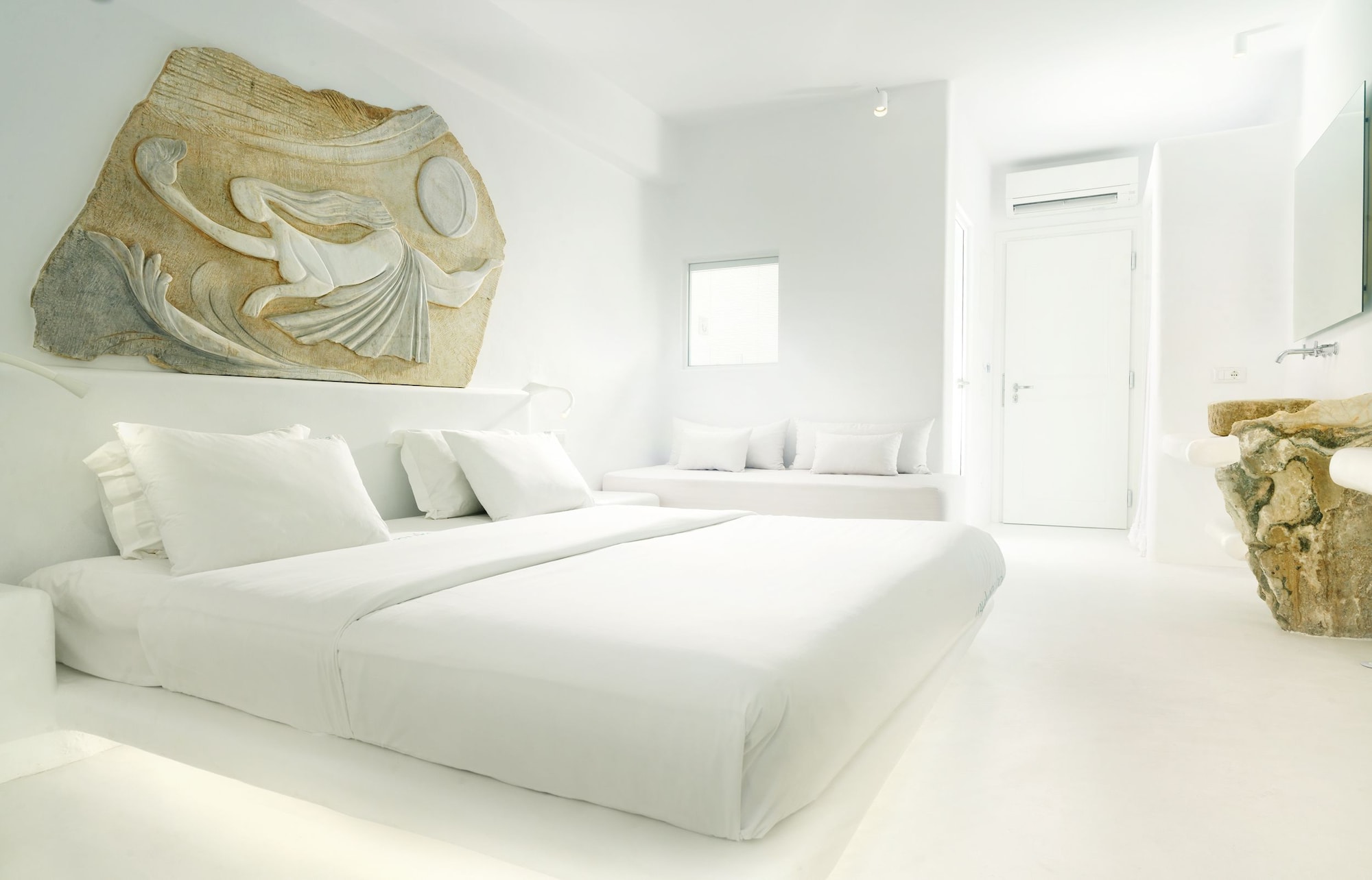 DELUXE, DOUBLE BED, COURTYARD VIEW