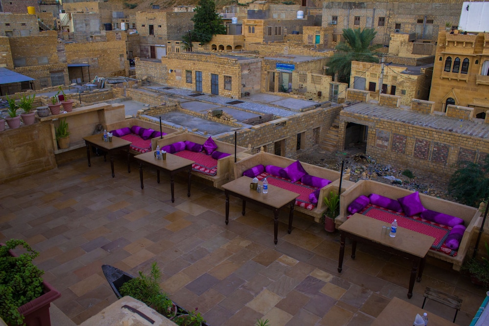 Hotel Shahi Palace 6/63