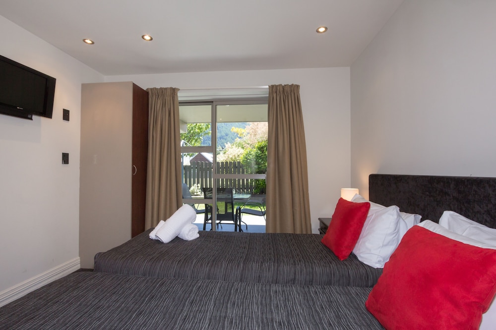 2 BEDROOMS, APARTMENT, MOUNTAIN VIEW