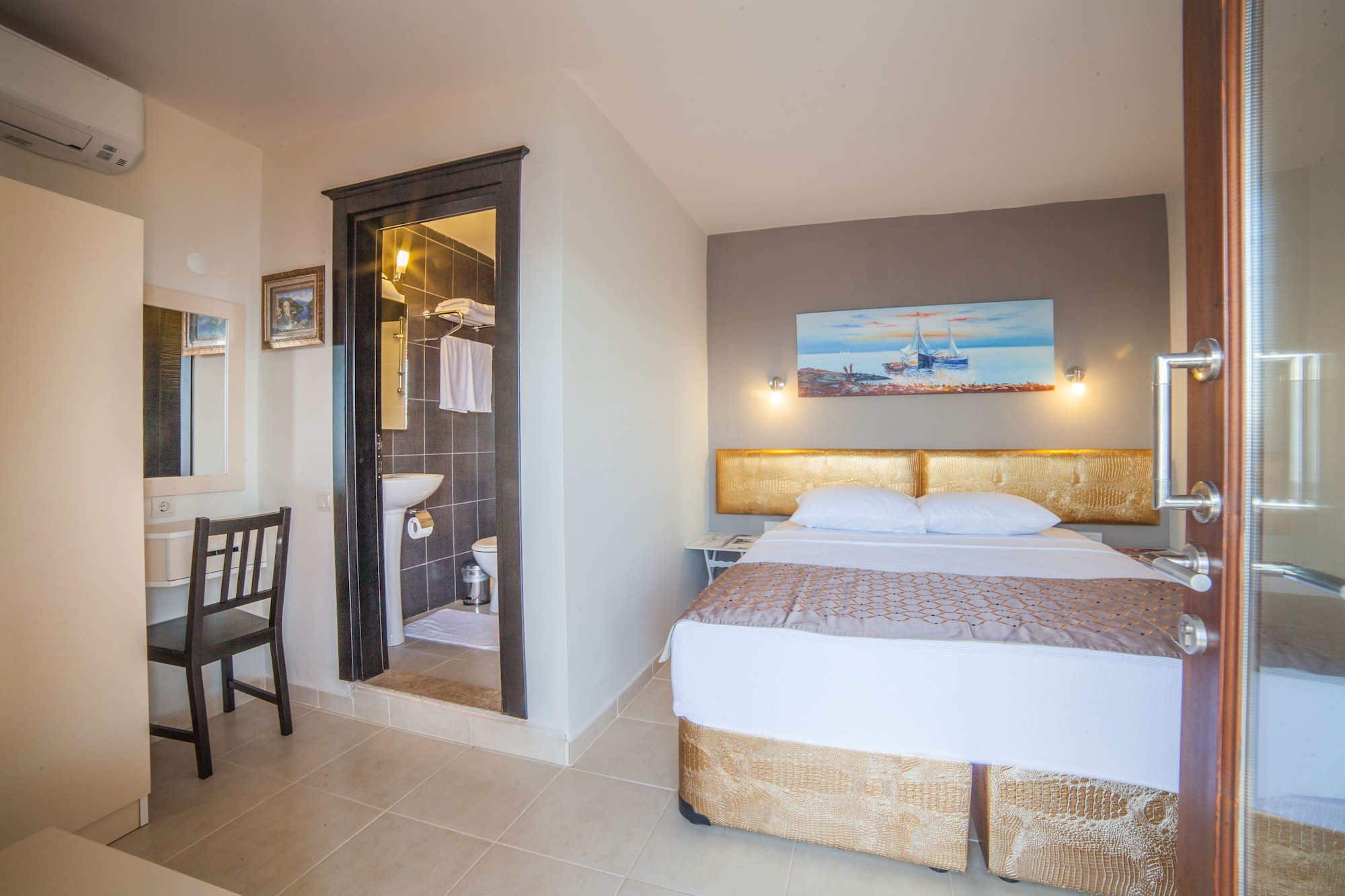 room, sea view