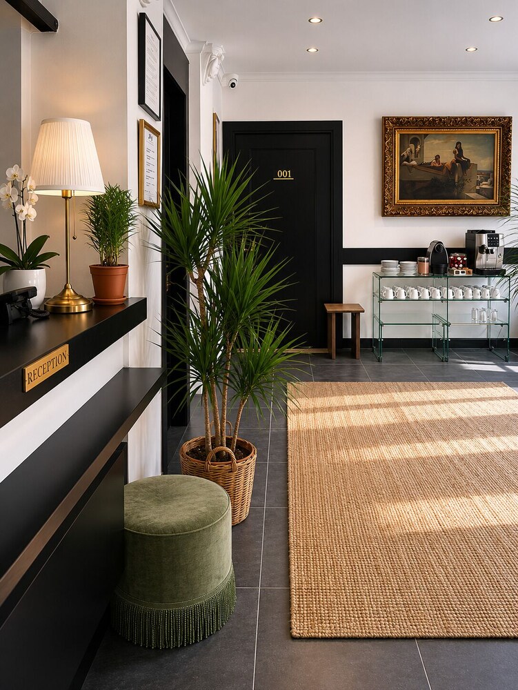 HOTEL BELLE FONTAINEBLEAU 7/56