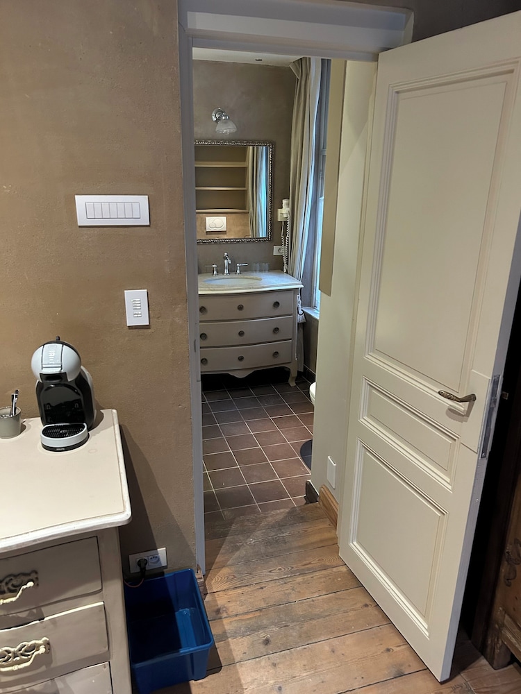 1669 Bed And Breakfast 7/50