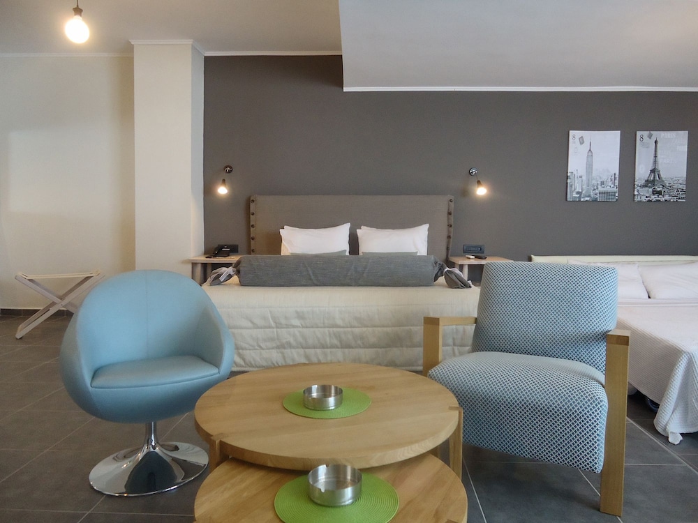 Amphitryon City Hotel 46/72