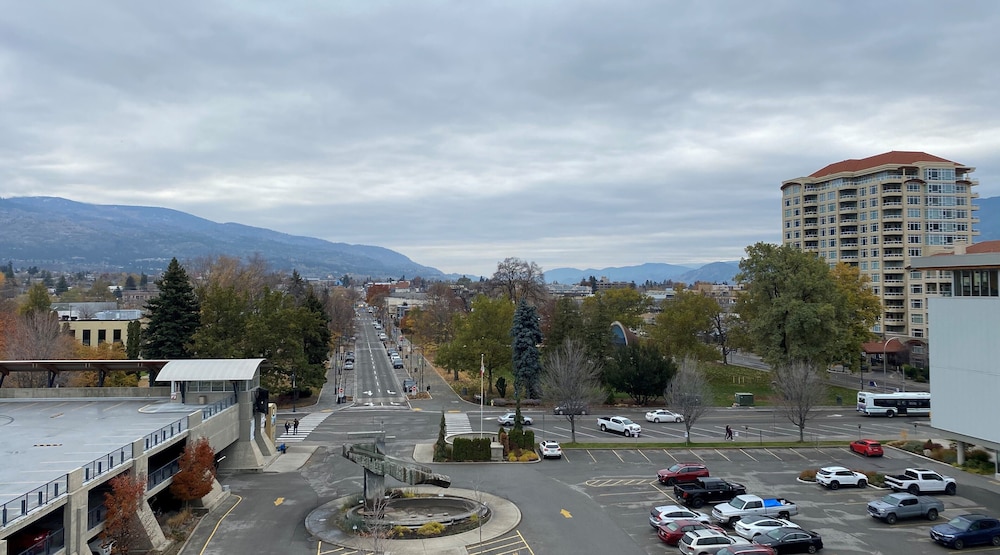 Penticton Lakeside Resort 46/58