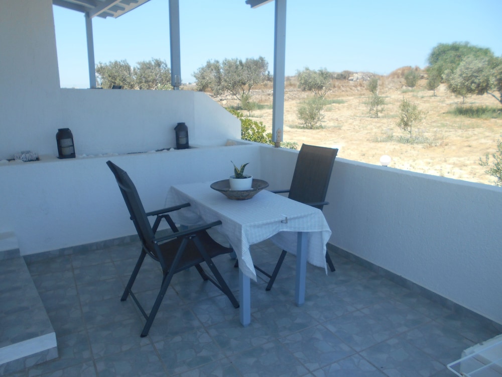 Elea Milos (ex Antonis Rooms) 17/45