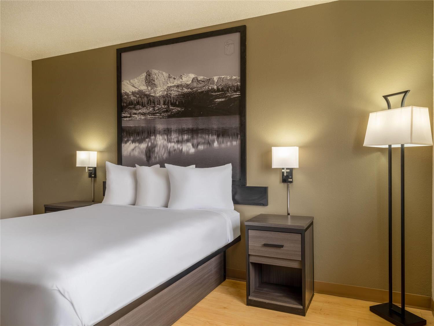 Super 8 By Wyndham Clinton 14/27