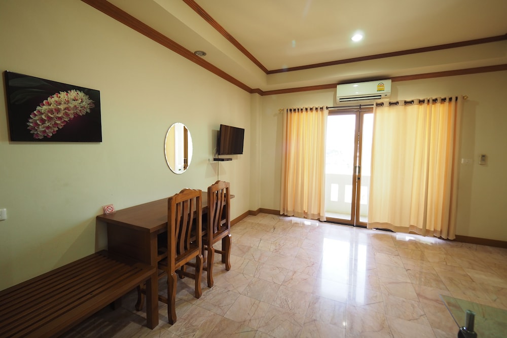 Amorn Sukhothai Hotel 23/32