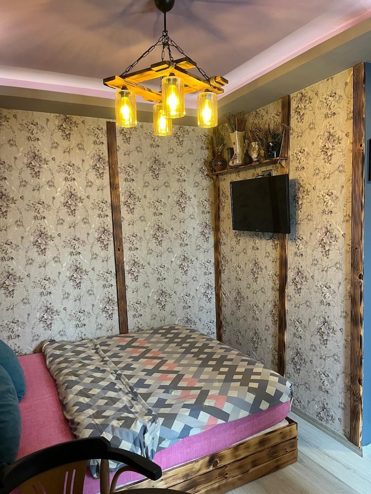 Marvel Suites - Adults Only 18/40