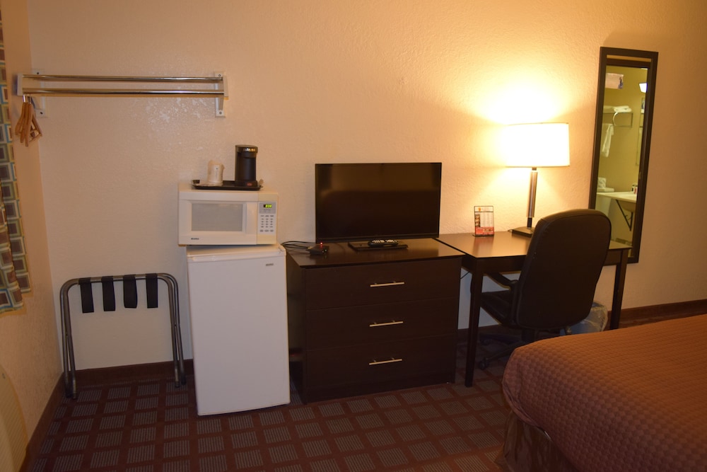 Super 8 By Wyndham Saginaw 19/35