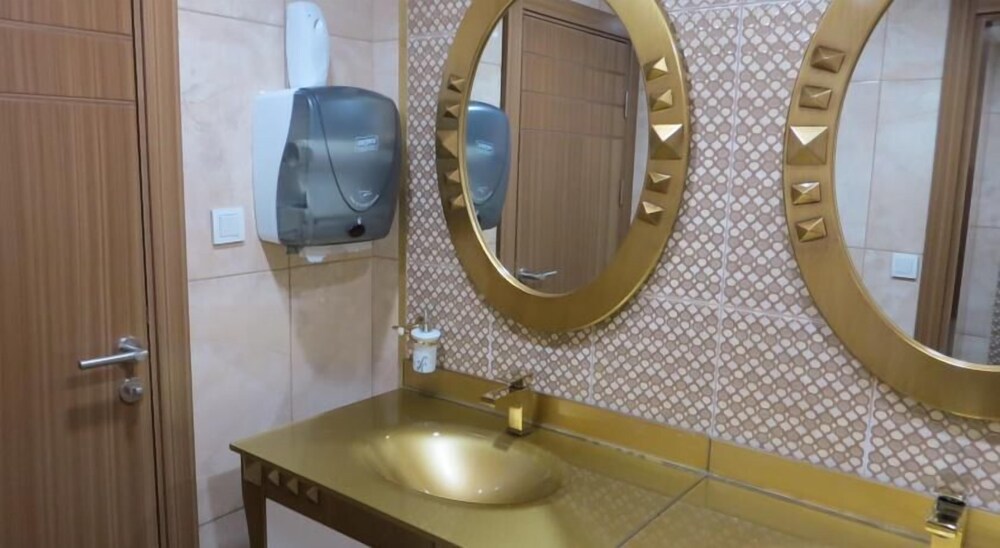 Mutevelli Otel 50/50