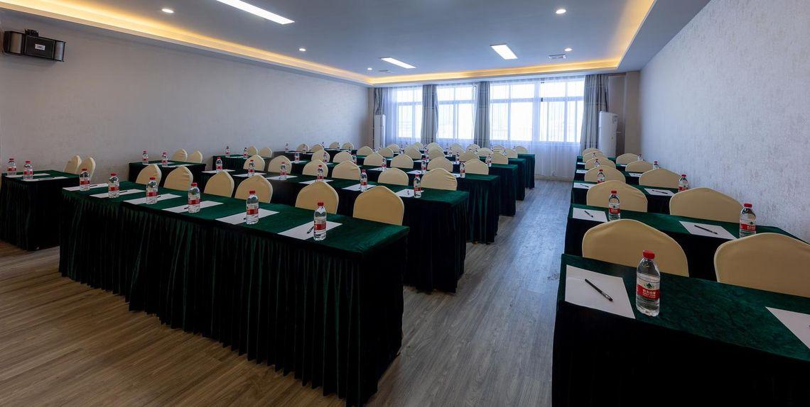 Vienna International Hotel (Nanban Banqiao Development Zone) 35/40