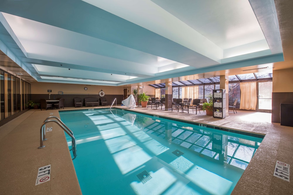 swimming pool spa