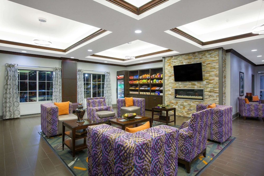 La Quinta Inn & Suites by Wyndham Tupelo 28/48