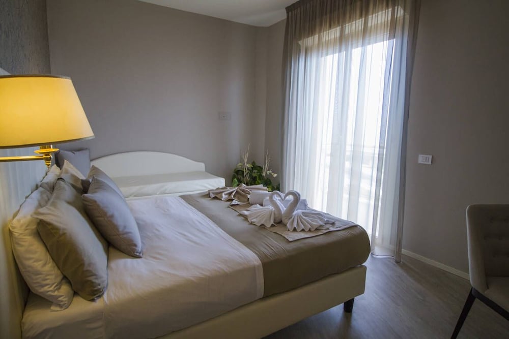 Lady Mary Hotel 18/33