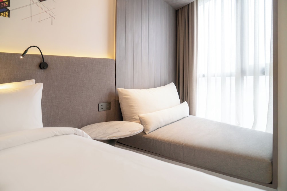 Triple Y Hotel 18/50