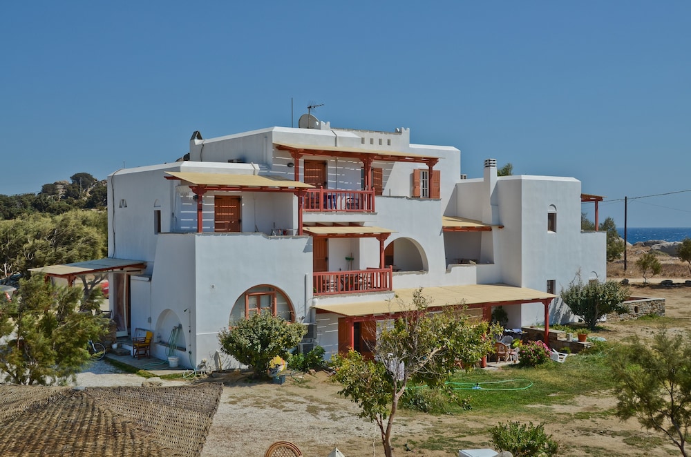 Ydreos Studios & Apartments 3/49