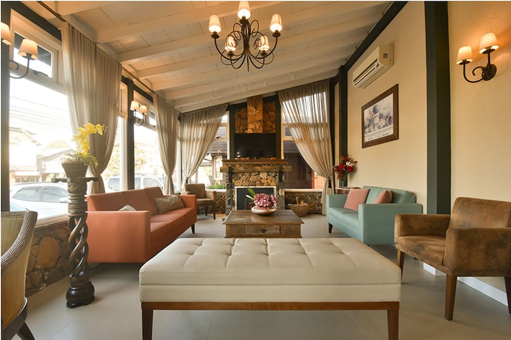Hotel Via Serena 38/55