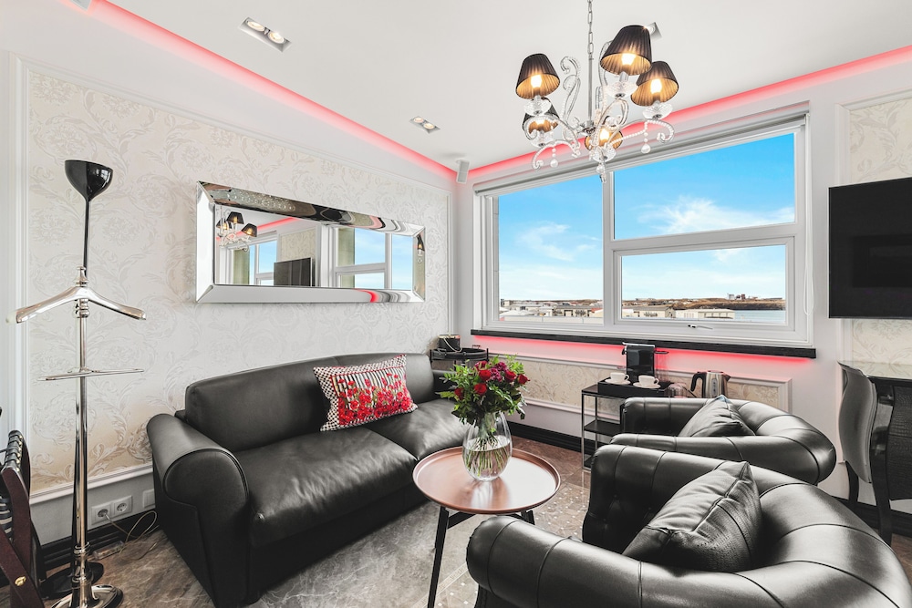Diamond Suites 49/73