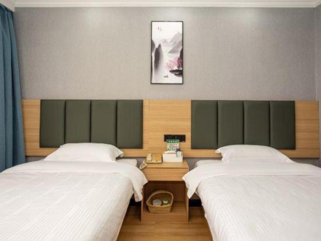 GreenTree Inn Shanghai Luojing Express Hotel 29/49