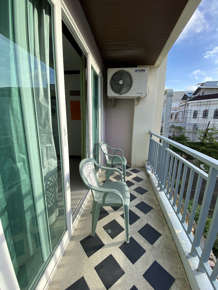 77 Patong Hotel & Spa 27/50