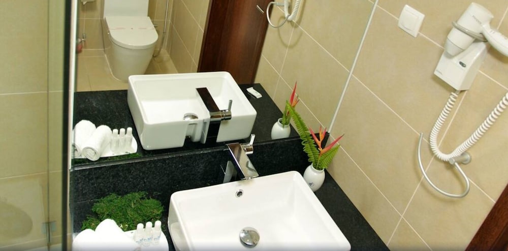 SKYNA HOTEL 45/45